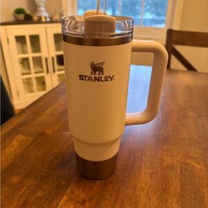 Stanley Comfort & Joy collection 30 oz Tumbler Gilded Sugar